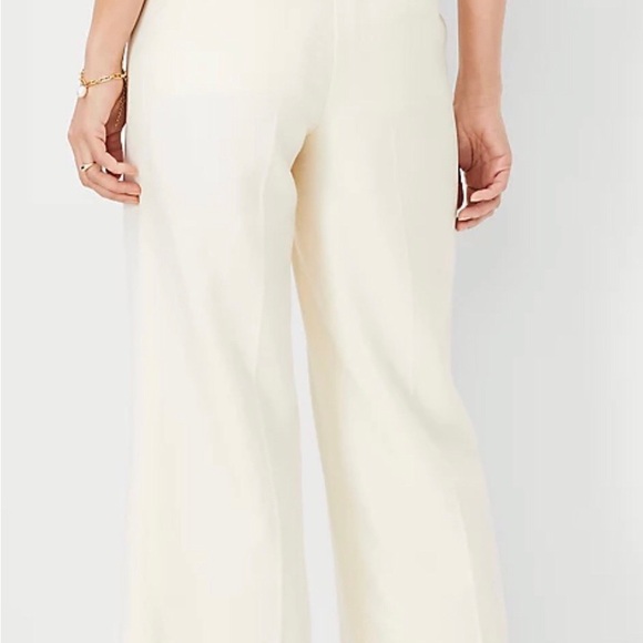 Ann Taylor Seamed Crop Trouser NWOT - Picture 2 of 3